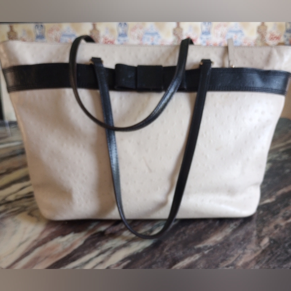 Kate Spade New York Ostrich Medium Harmony Valencia Road bag tote.